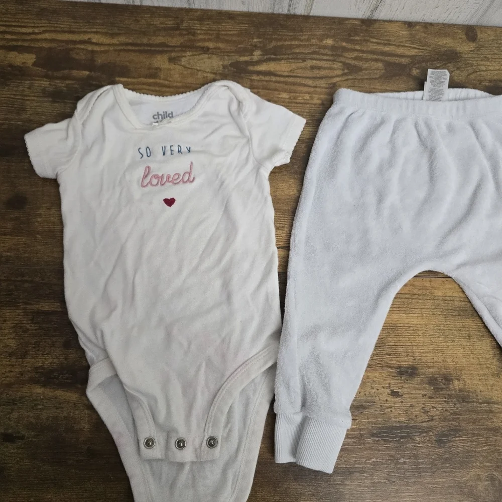 Baby Clothing Set with Onesies and Bib Gender Nuteral Size 6-9M